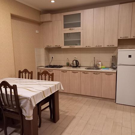 Grigol'S Apartament Тбилиси Екстериор снимка