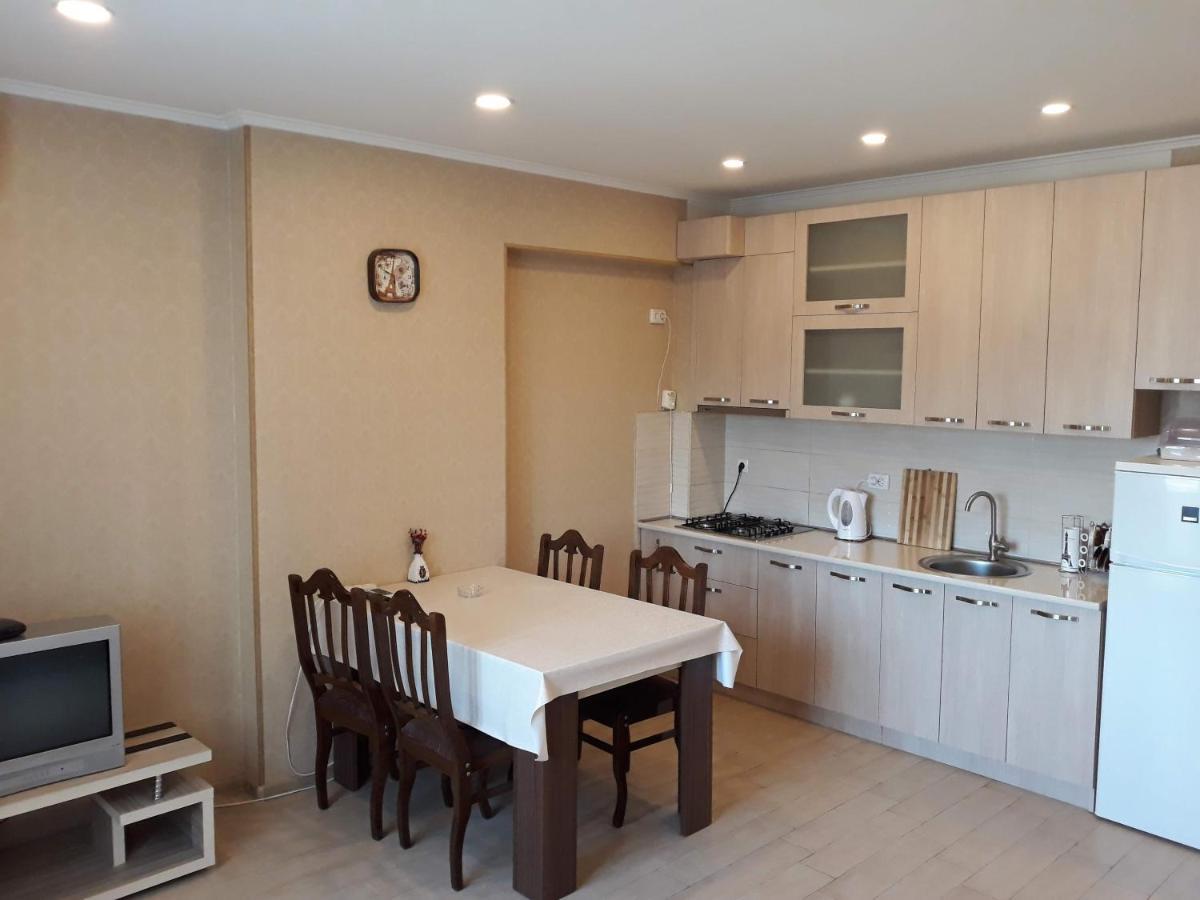 Grigol'S Apartament Тбилиси Екстериор снимка