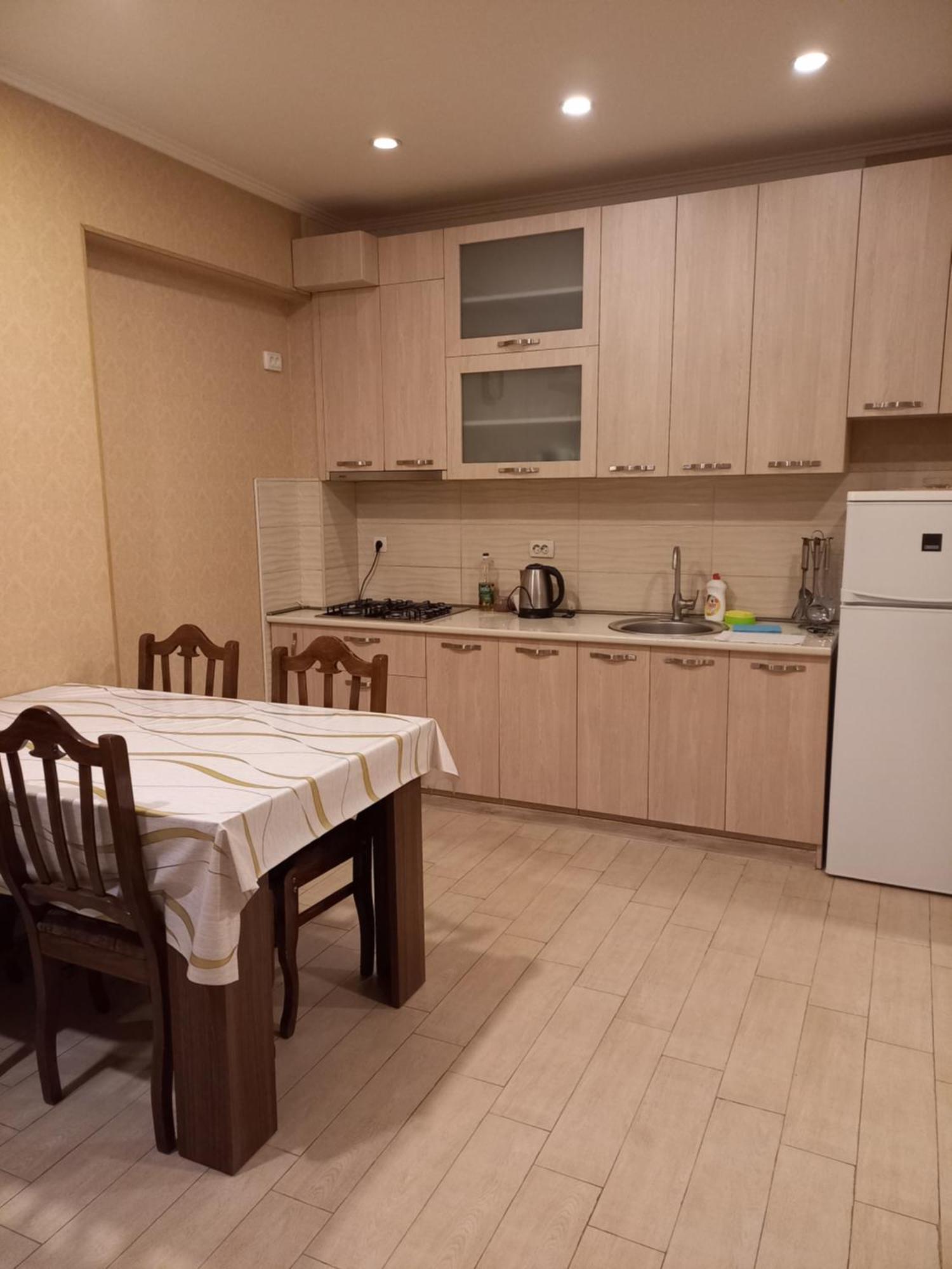 Grigol'S Apartament Тбилиси Екстериор снимка